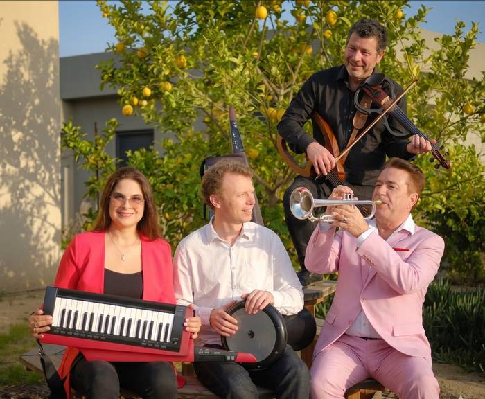 אריק דוידוב מס' 3- מארח את "טריו ציגאן" "רוח צוענית"